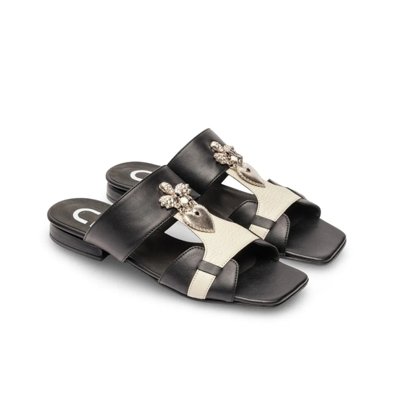NWT Clara Barcelo Heart Stopper Sandals Size 40 / 9.5